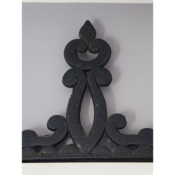 Vintage Cast Iron Trivet With Fruit Basket Print By Lodge Japan - Picture 4 of 7